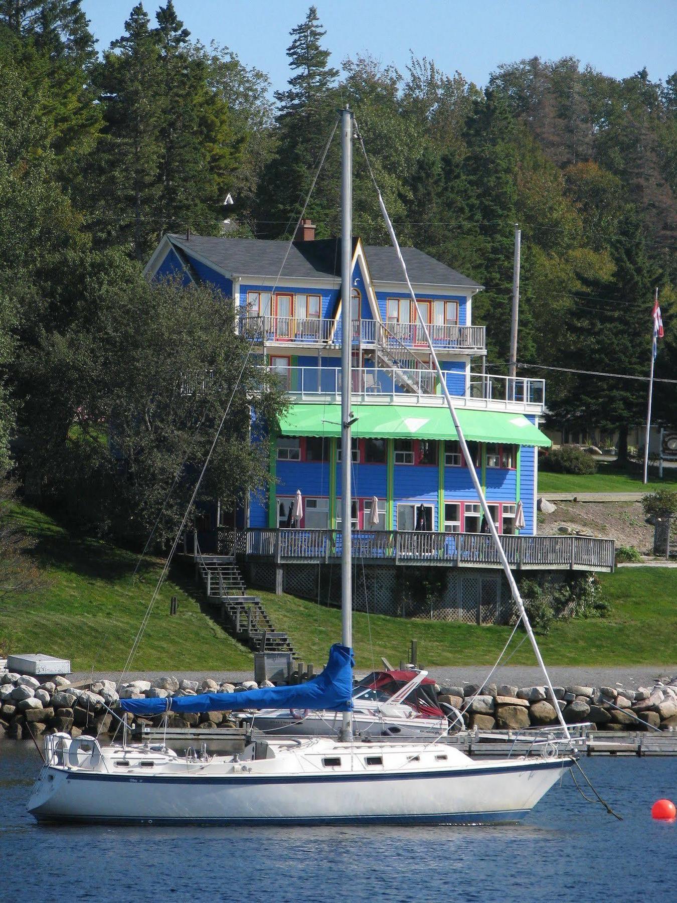 The Tuna Blue Inn Hubbards Exteriér fotografie